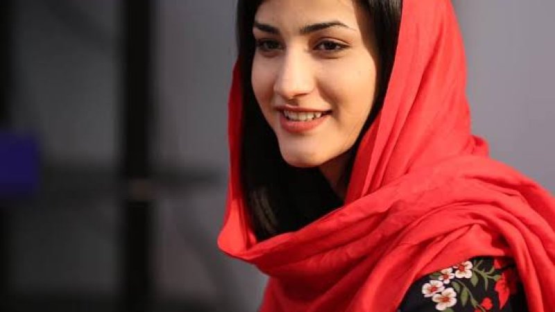 لنډه کیسه:  ټکر