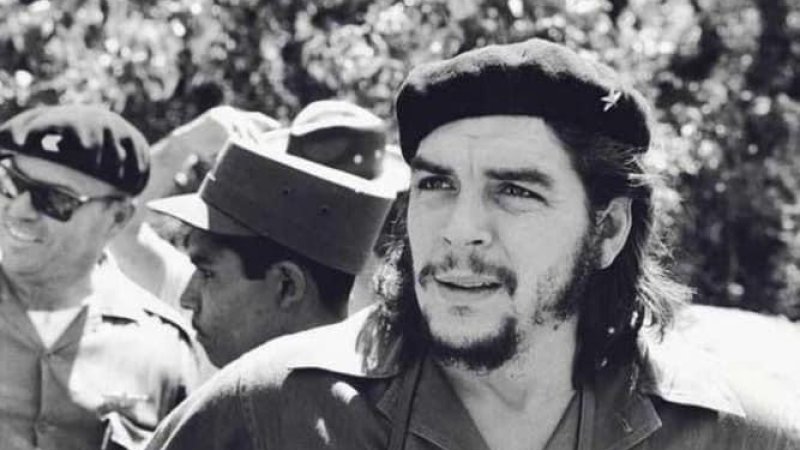 چيګوارا څوک و ؟