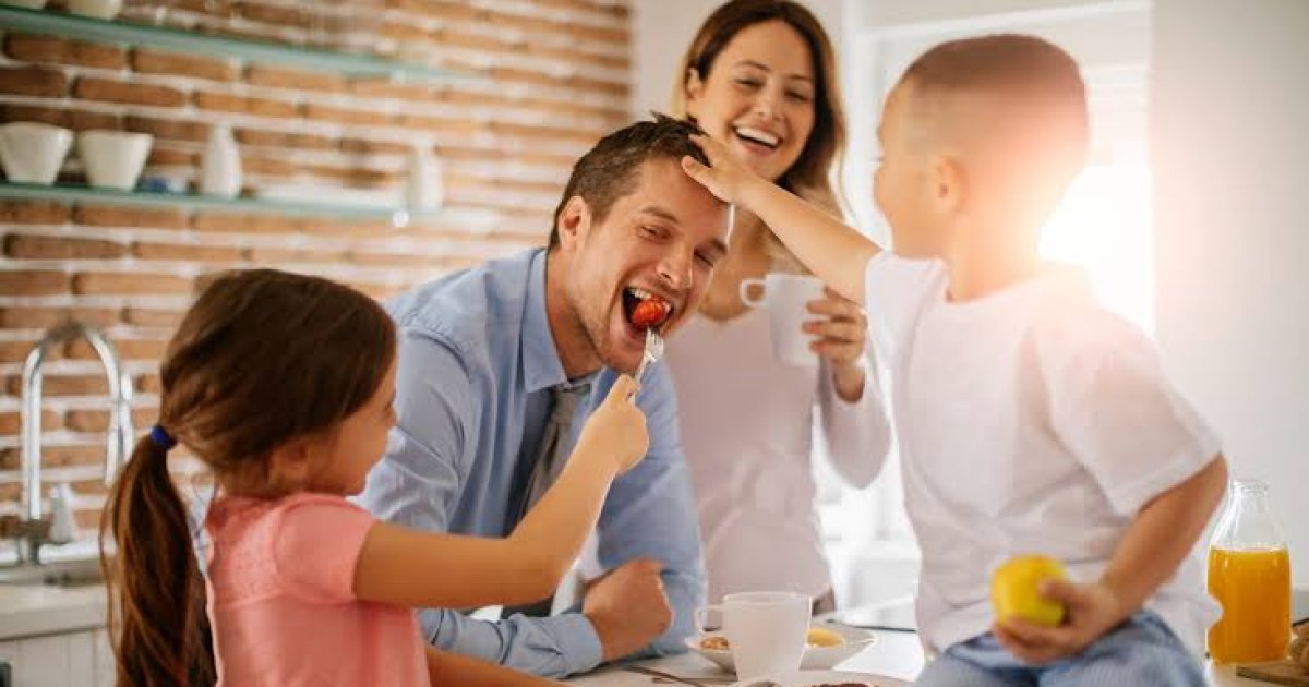 خوشحاله ټولنه/کورنۍ څنګه جوړېږي؟